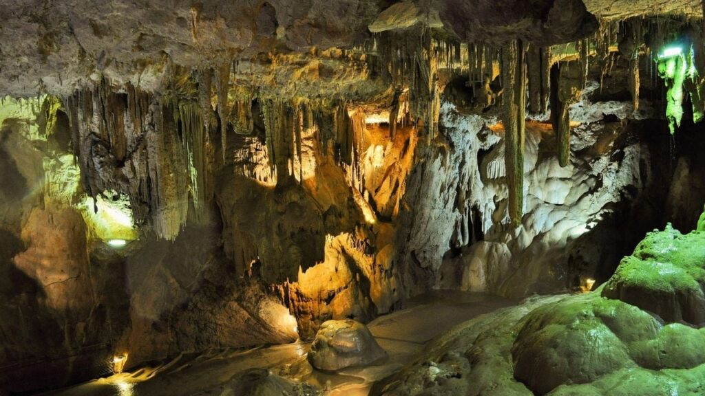Mammoth Caves